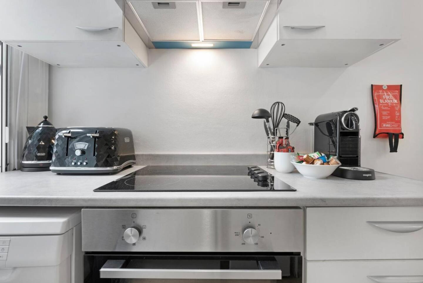 2 Bed Piccadilly Apartment 3 Londen Buitenkant foto