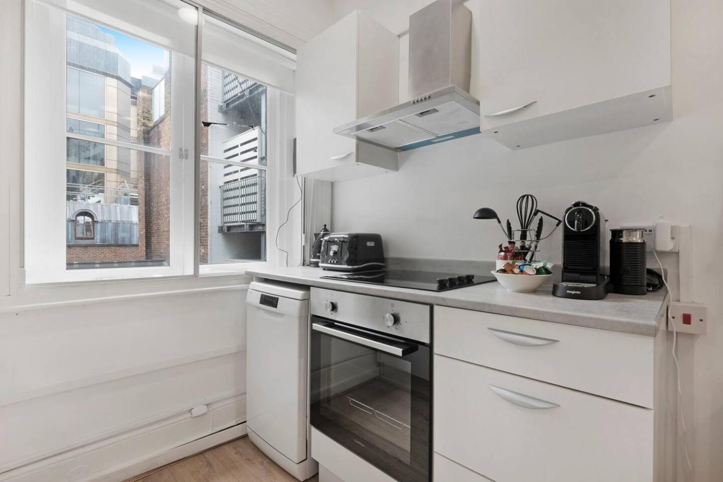 2 Bed Piccadilly Apartment 3 Londen Buitenkant foto